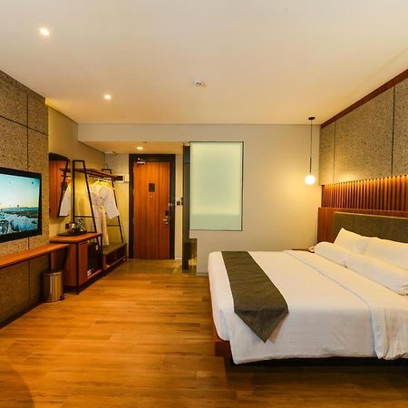 Nata Azana Hotel Solo Экстерьер фото