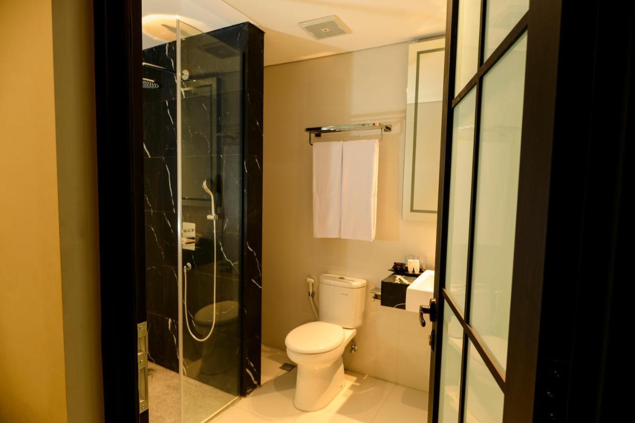 Nata Azana Hotel Solo Экстерьер фото