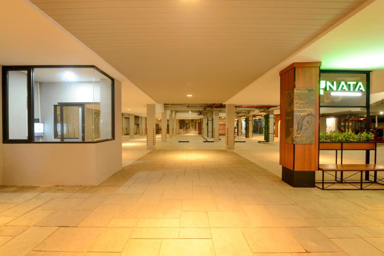 Nata Azana Hotel Solo Экстерьер фото