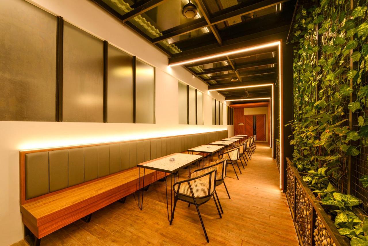 Nata Azana Hotel Solo Экстерьер фото