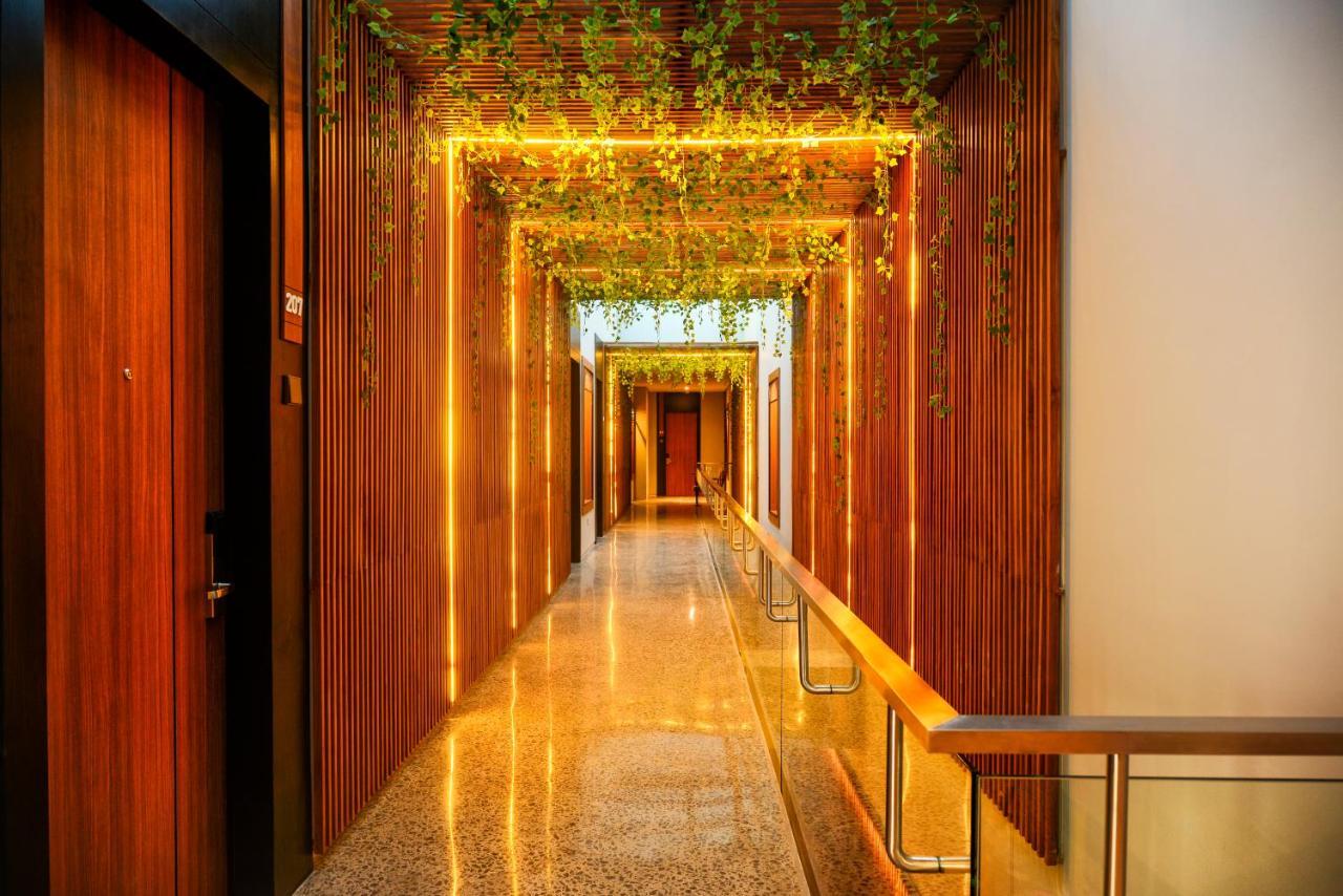 Nata Azana Hotel Solo Экстерьер фото