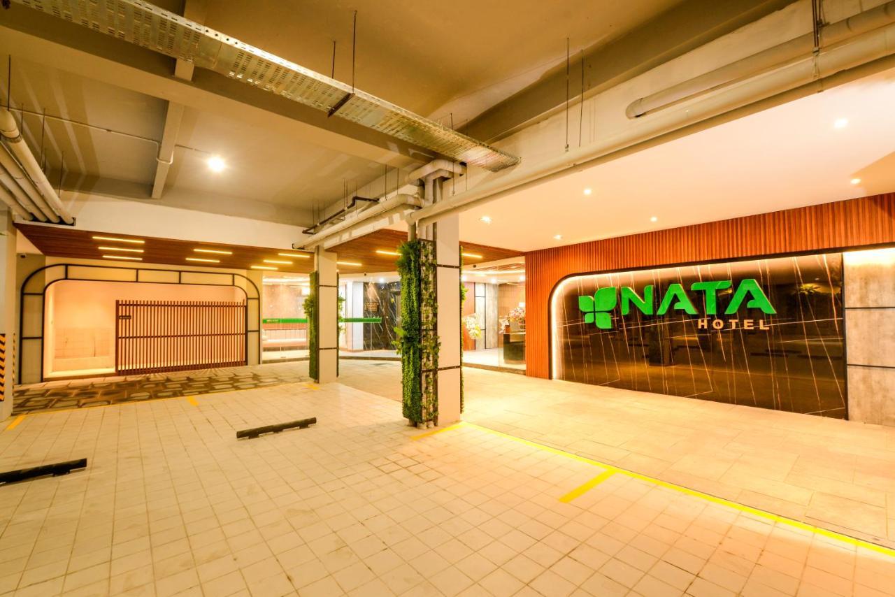 Nata Azana Hotel Solo Экстерьер фото
