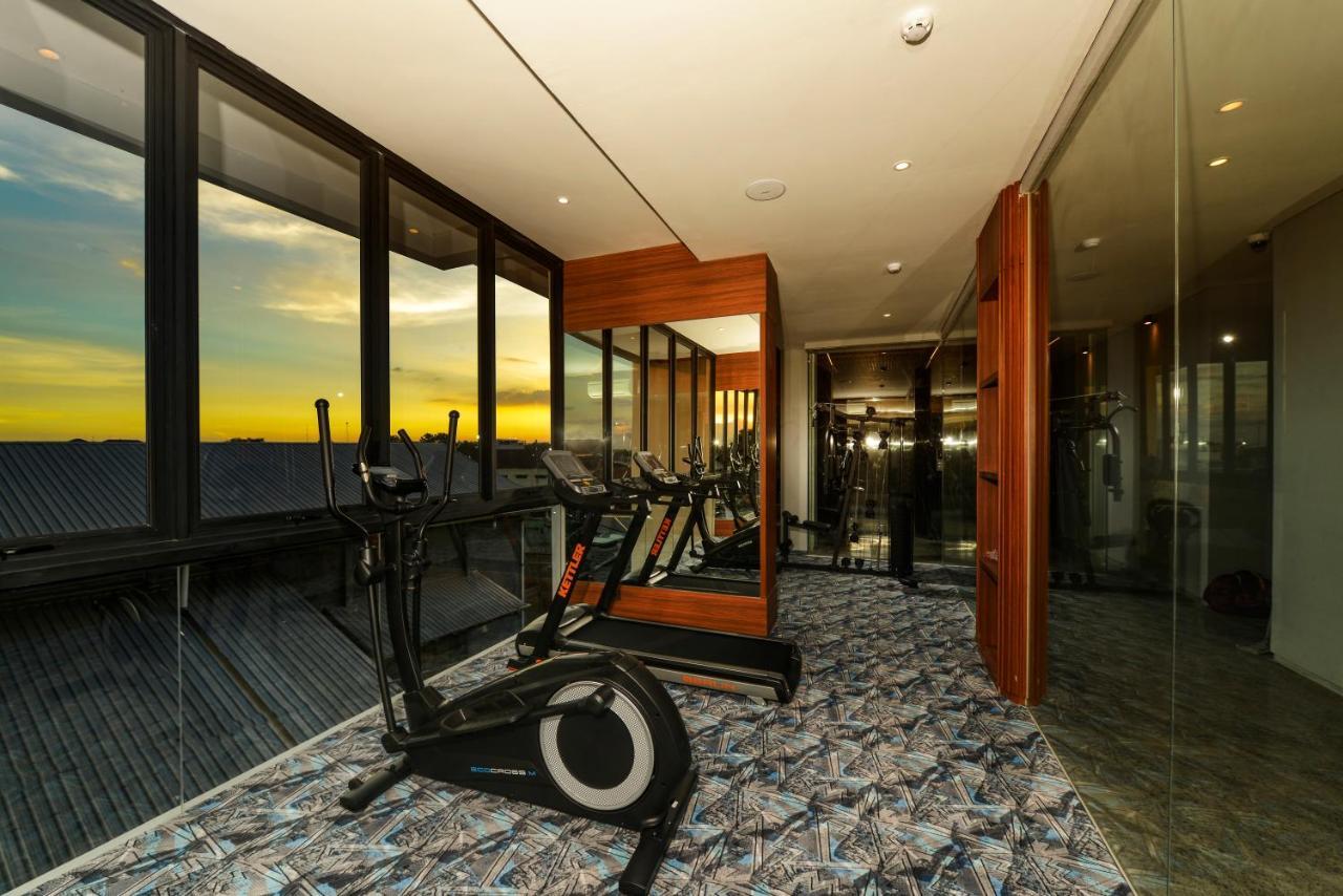 Nata Azana Hotel Solo Экстерьер фото