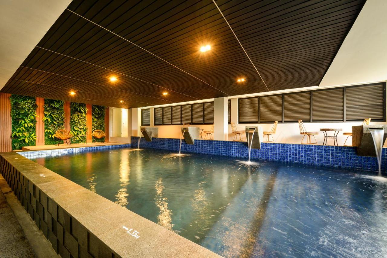 Nata Azana Hotel Solo Экстерьер фото