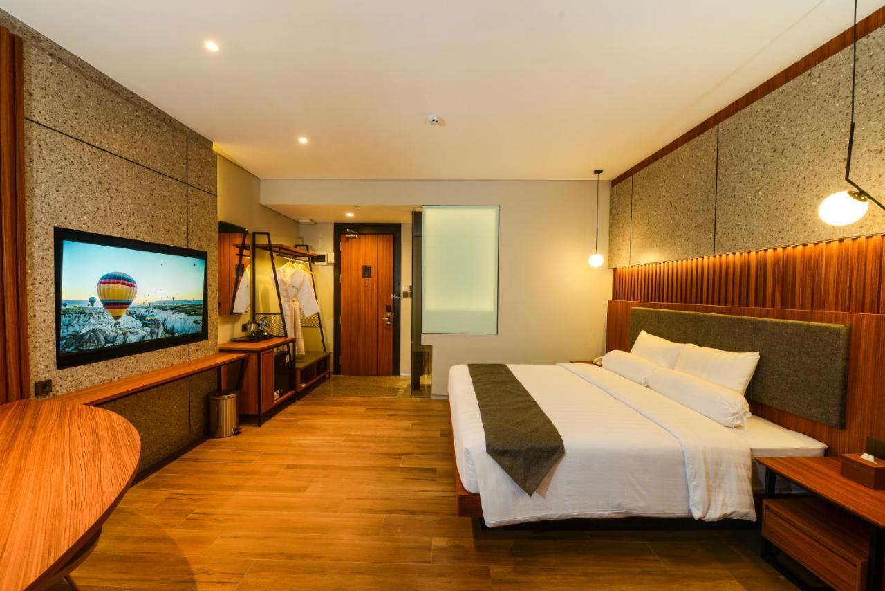Nata Azana Hotel Solo Экстерьер фото