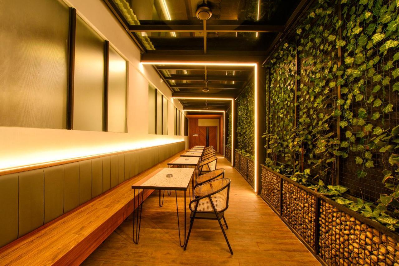 Nata Azana Hotel Solo Экстерьер фото