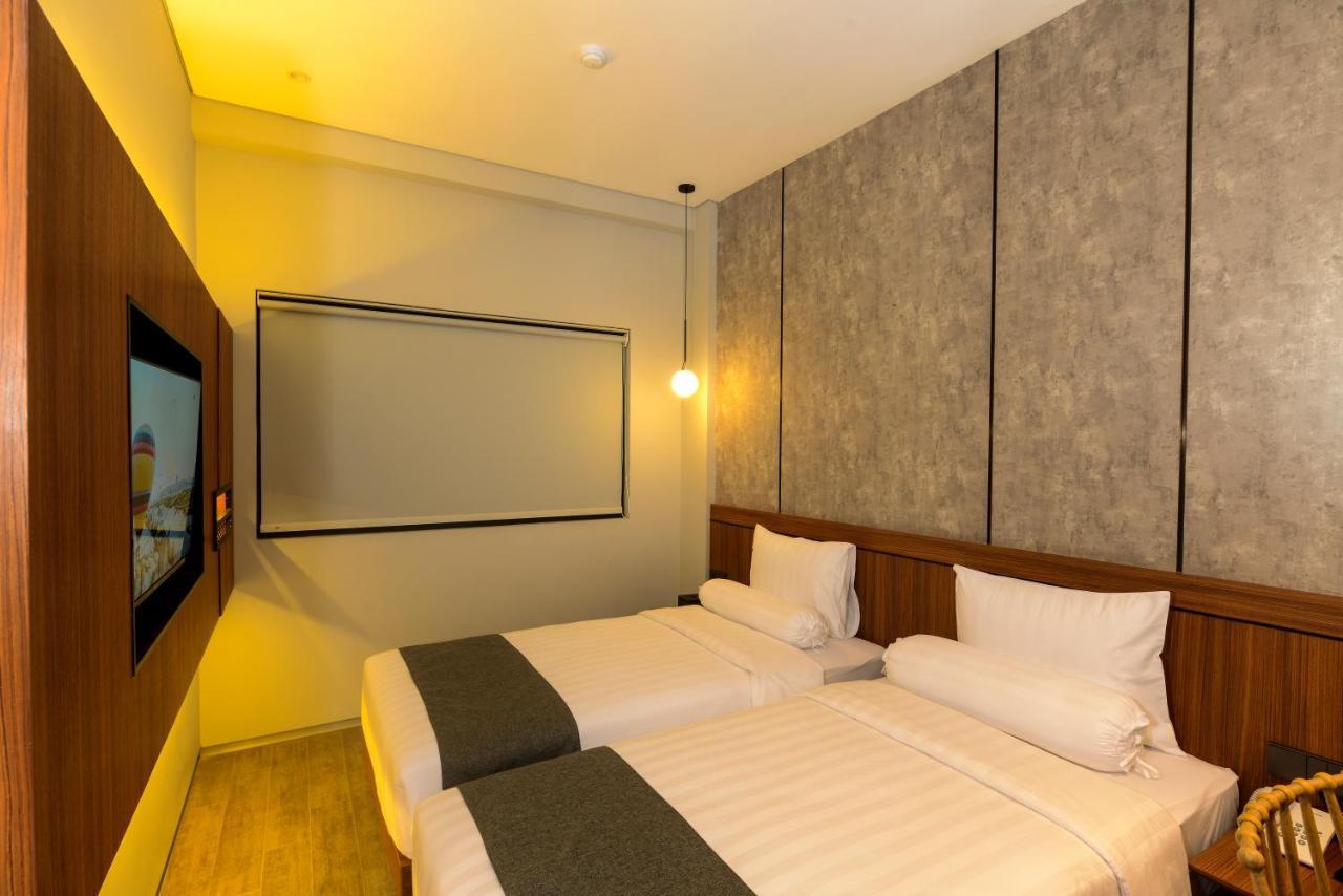 Nata Azana Hotel Solo Экстерьер фото
