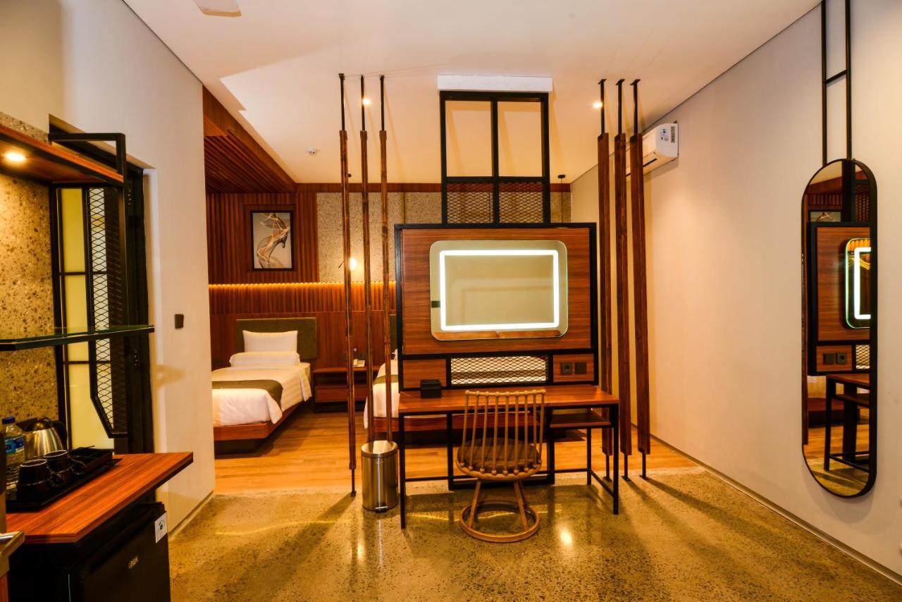 Nata Azana Hotel Solo Экстерьер фото