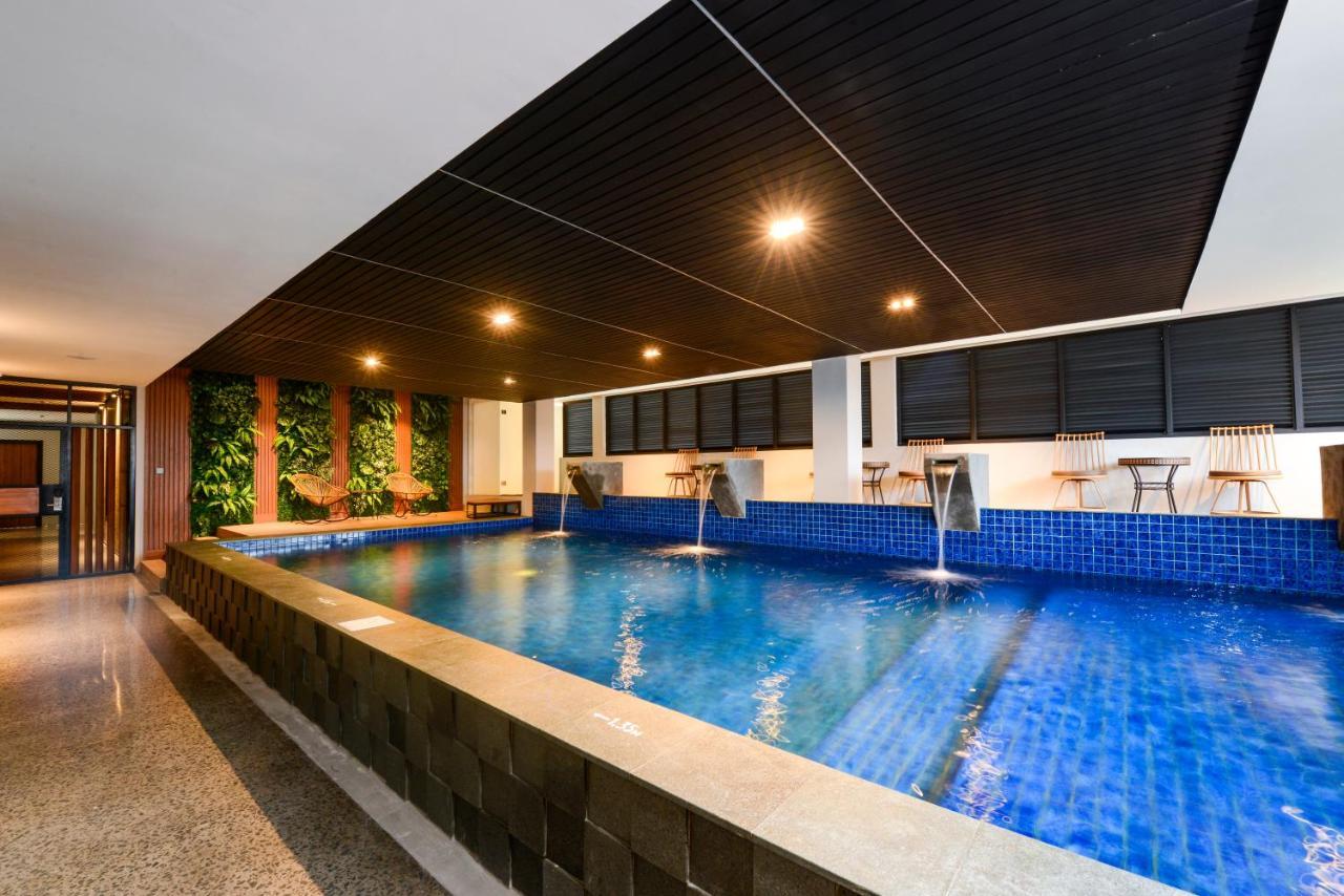 Nata Azana Hotel Solo Экстерьер фото