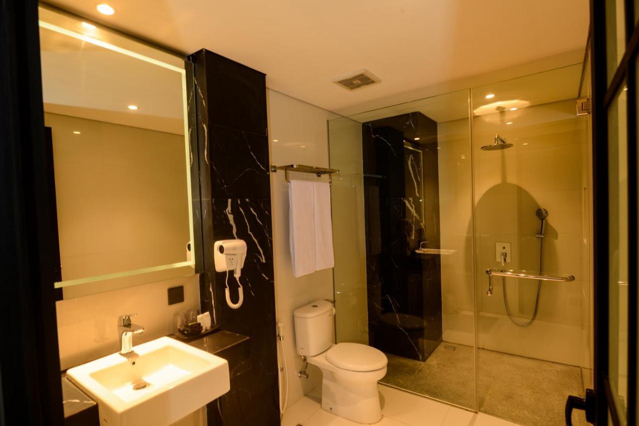 Nata Azana Hotel Solo Экстерьер фото
