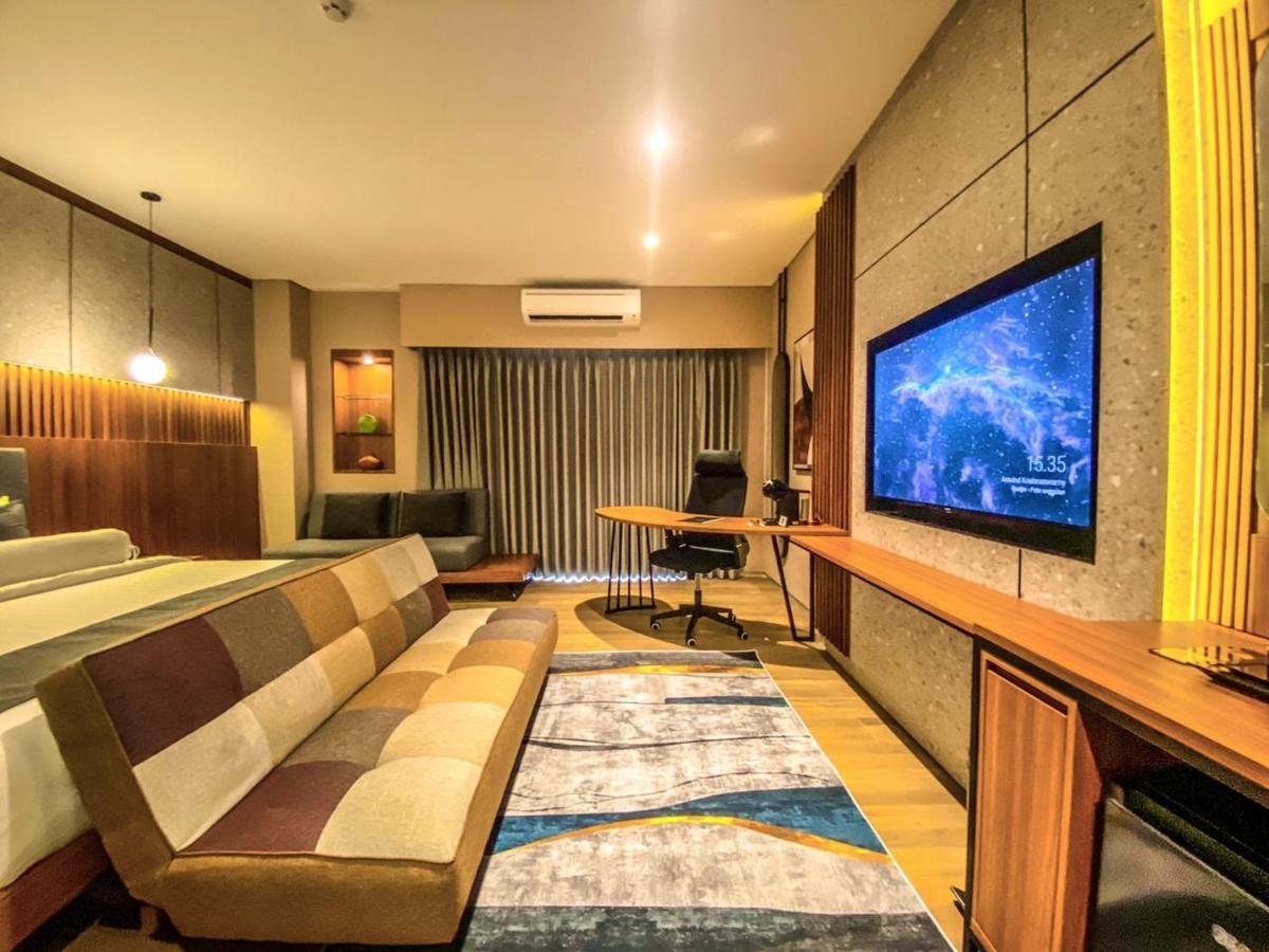 Nata Azana Hotel Solo Экстерьер фото