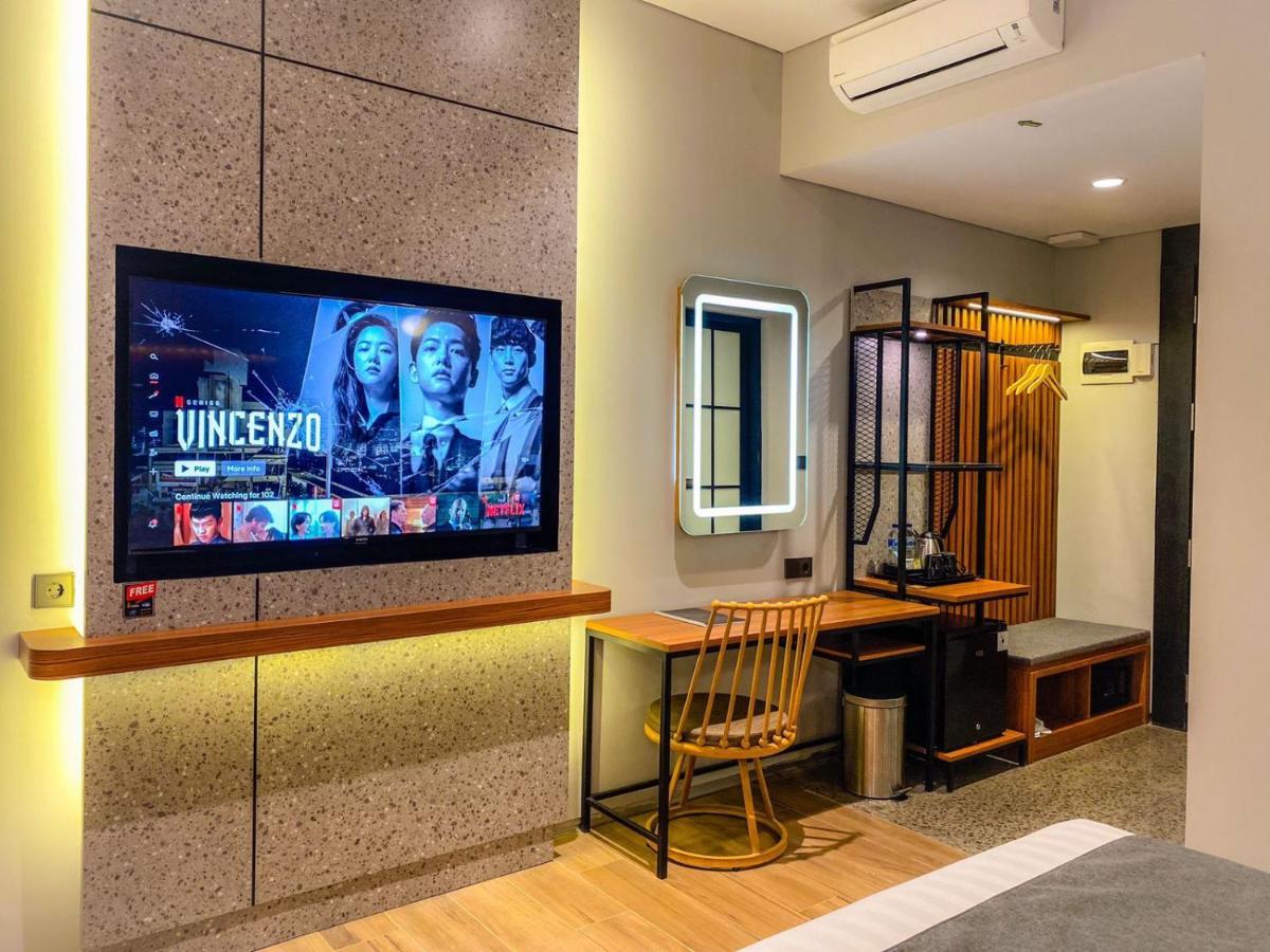 Nata Azana Hotel Solo Экстерьер фото