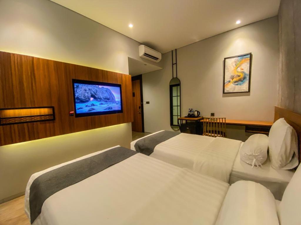 Nata Azana Hotel Solo Экстерьер фото