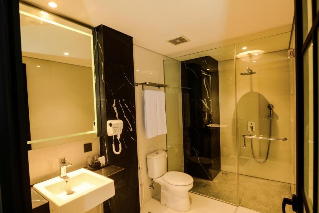 Nata Azana Hotel Solo Экстерьер фото